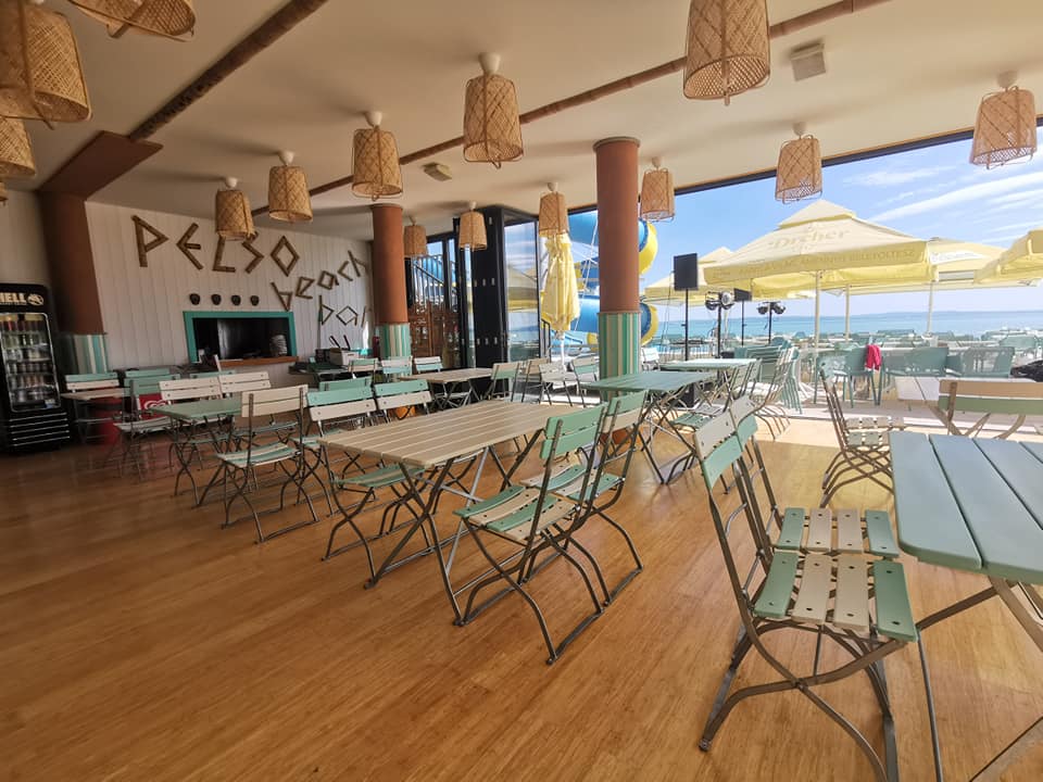 Pelso Beach Bar interior
